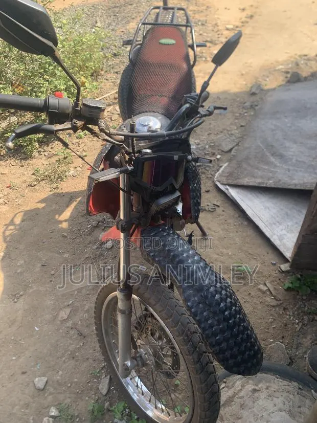 Honda 2016 Red · Photo 1