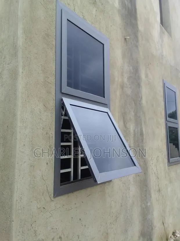 Dark Glass Sliding Window Production · Photo 3