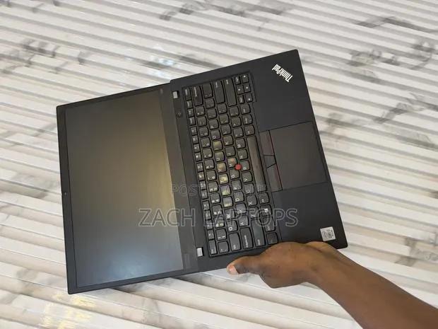 Laptop Lenovo Thinkpad T490s 16GB Intel Core I7 SSD 512GB · Photo 1