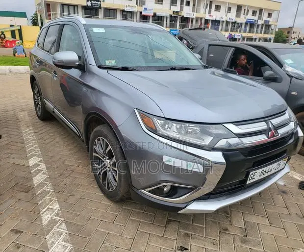 7 Seater Mitsubishi Outlander For Rent · Photo 1