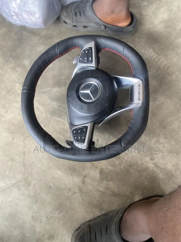 Mercedes Benz C300 W205 Complete Steering Wheel · Photo 1