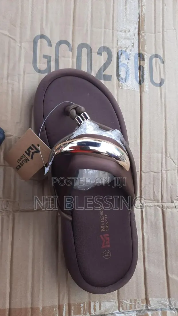 Slipper Wear · Photo 1