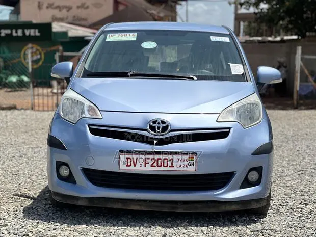 Toyota Verso 2013 Blue · Photo 1