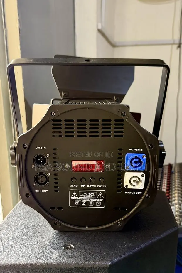Prolumen 200W COB Fresnel Stage Light · Photo 3