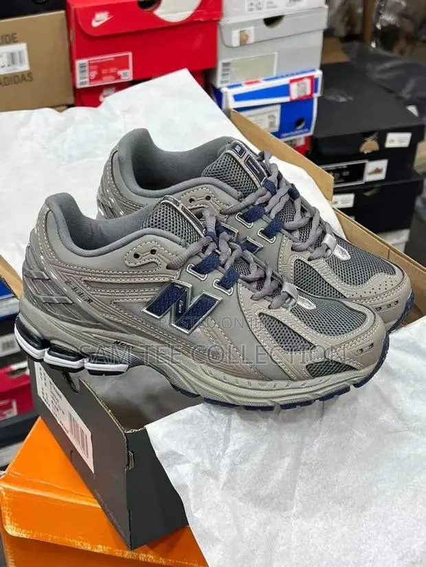 Newbalance 2002R OG Light Grey Navy. Original and Affordable · Photo 1