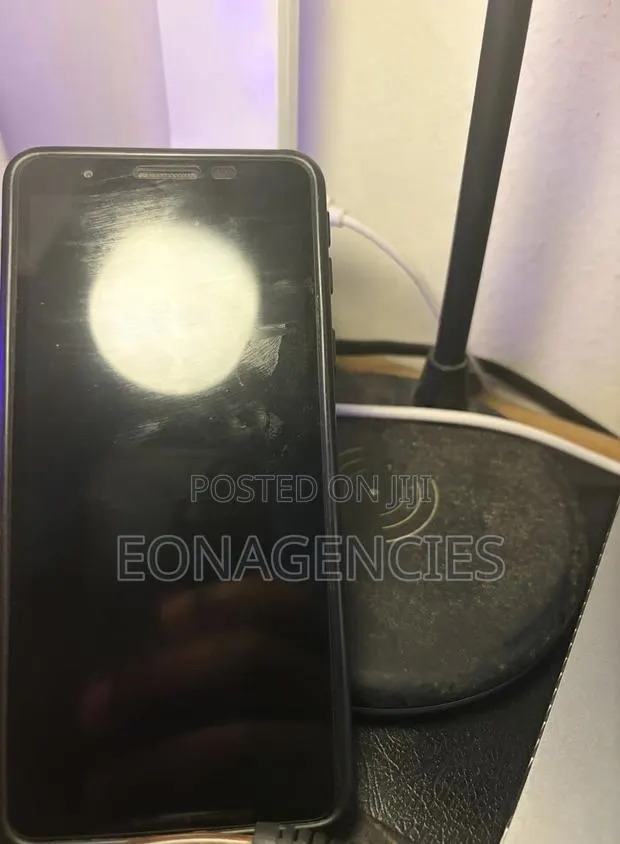 Samsung Galaxy A3 Core 16 GB Red · Photo 1