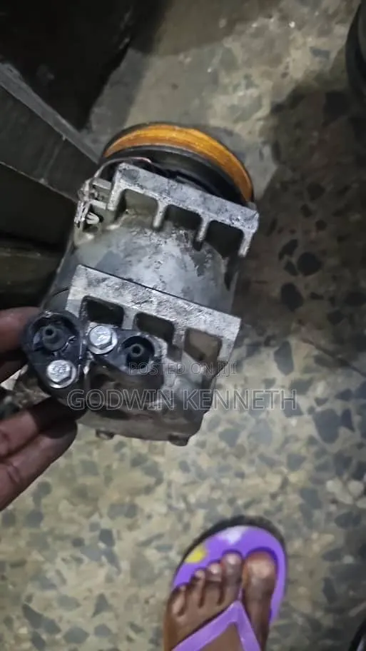 2008-2013 Nissan Rogue a/C Compressor · Photo 1
