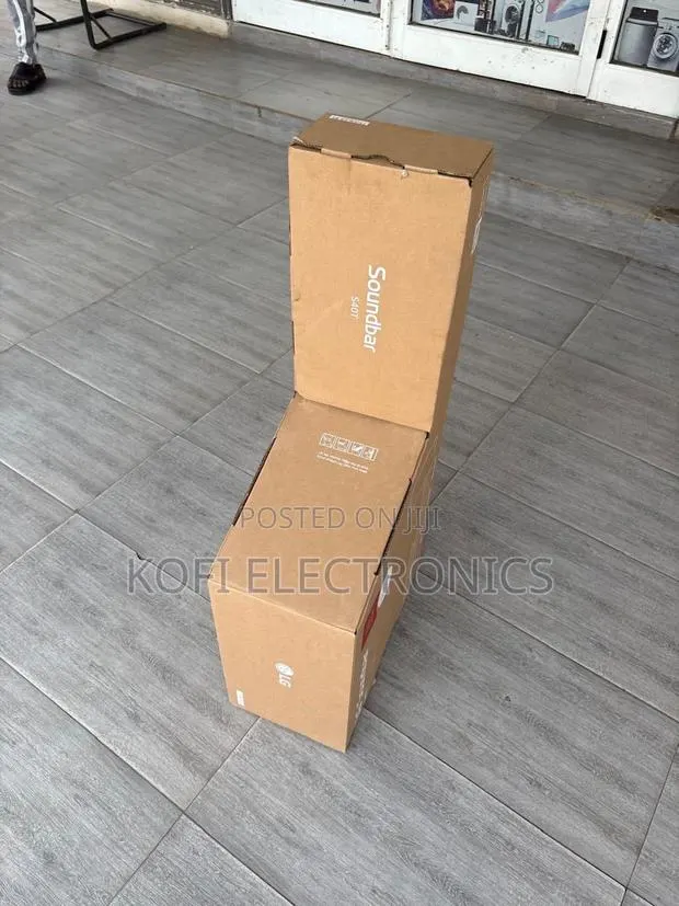 Lg 2.1 Channel 300w Soundbar Immersive Home Audio · Photo 1