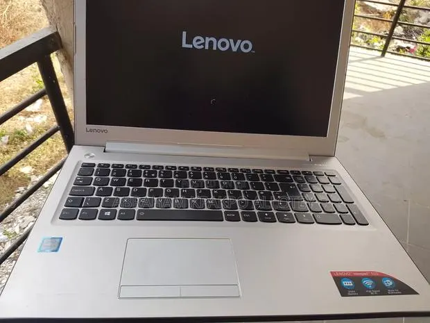 Laptop Lenovo 4GB Intel Core i3 HDD 1T · Photo 1