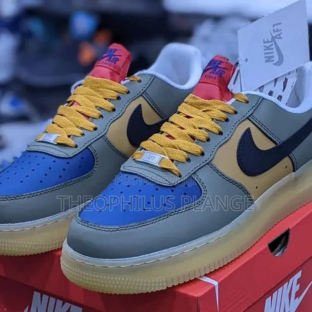Multicolored Nike Air Force Sneaker · Photo 1