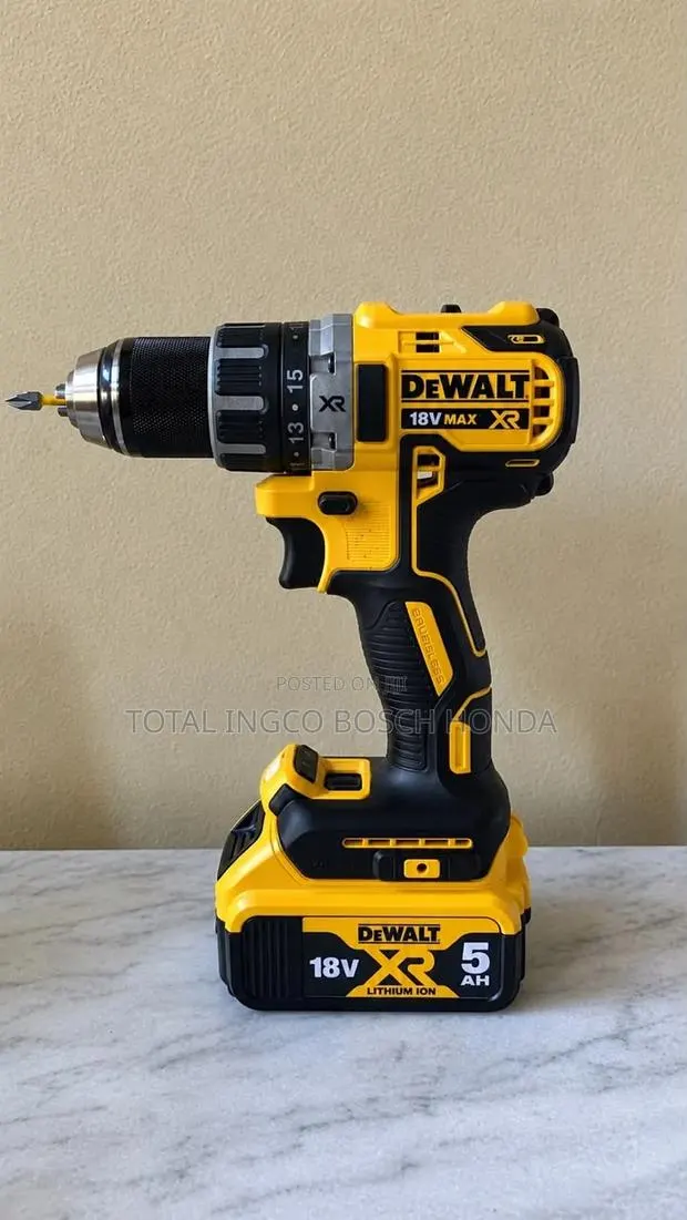 Cordless Dewalt Drilling Machine 18volt · Photo 1