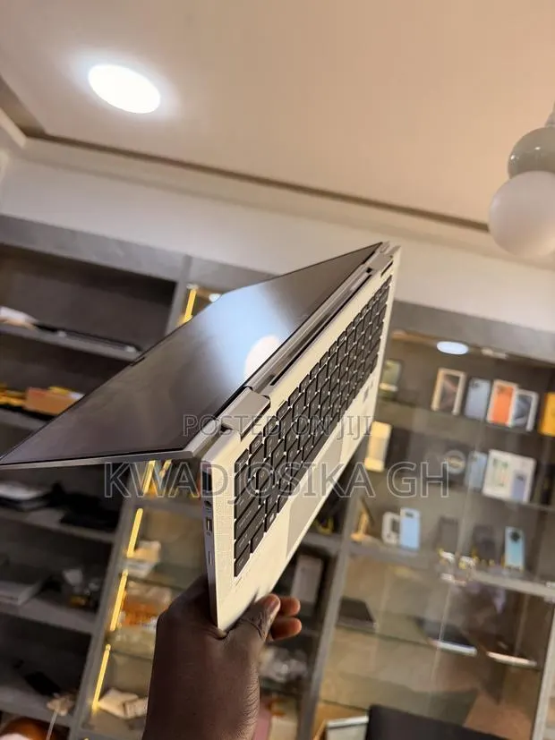 Laptop HP EliteBook x360 1030 G4 16GB Intel Core i7 SSD 256GB · Photo 1