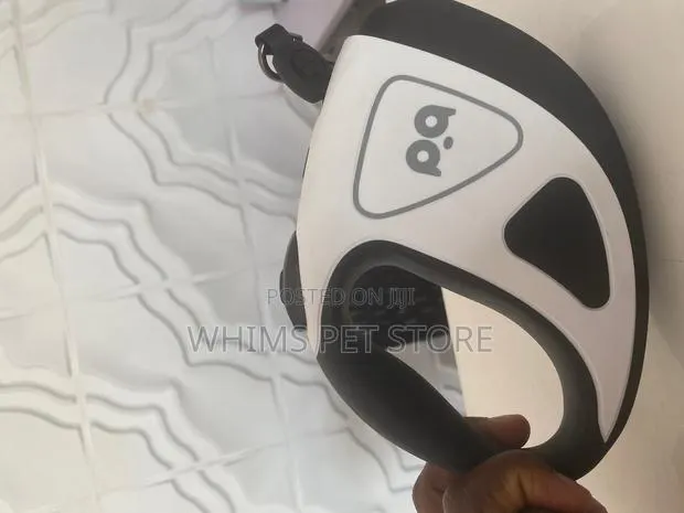 Retractable Leash With LED Light · Photo 1