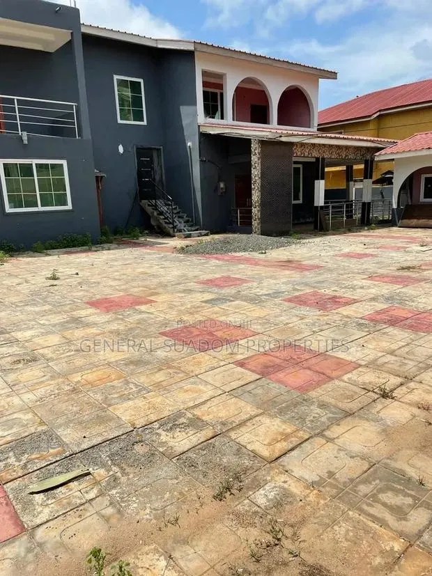 6bdrm Duplex in Suadom Properties, Baatsona Total for rent · Photo 1