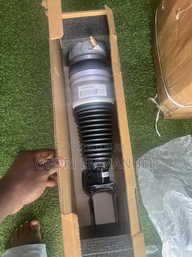 Porsche Cayenne/Audi Q7- Front Shocks 2010-2014 · Photo 1