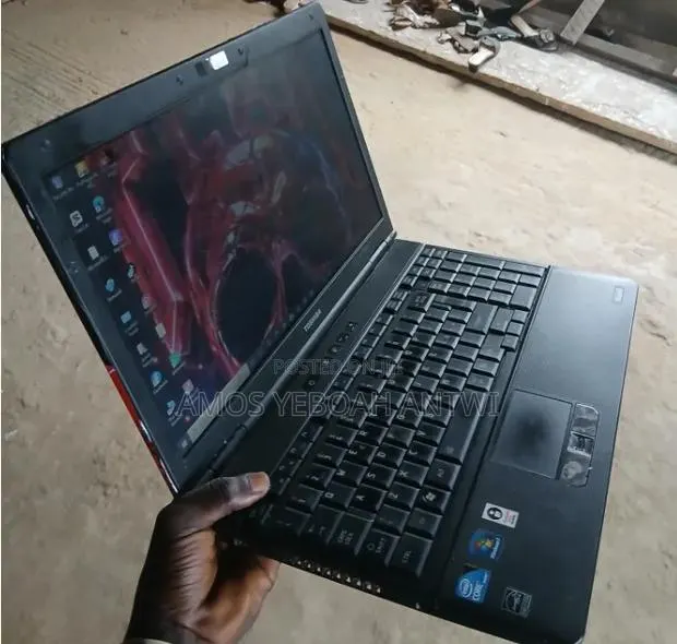 Laptop Toshiba Tecra A11 6GB Intel Core i3 HDD 72GB · Photo 1