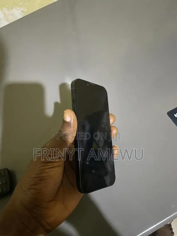 Apple iPhone 13 128 GB Black · Photo 1