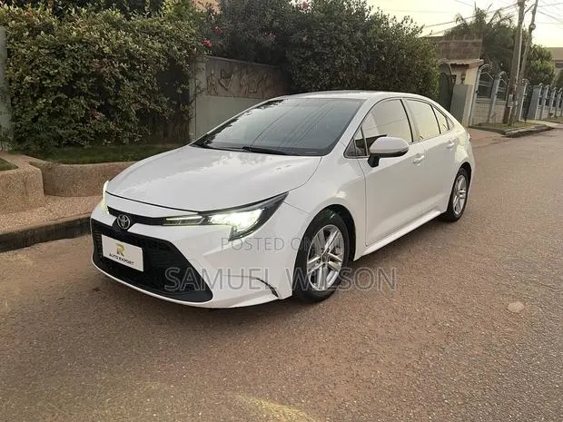 Toyota Corolla L 2022 White · Photo 1