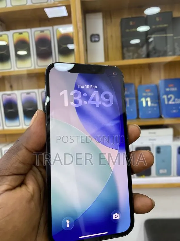 Apple iPhone 12 Pro 128 GB Blue · Photo 1