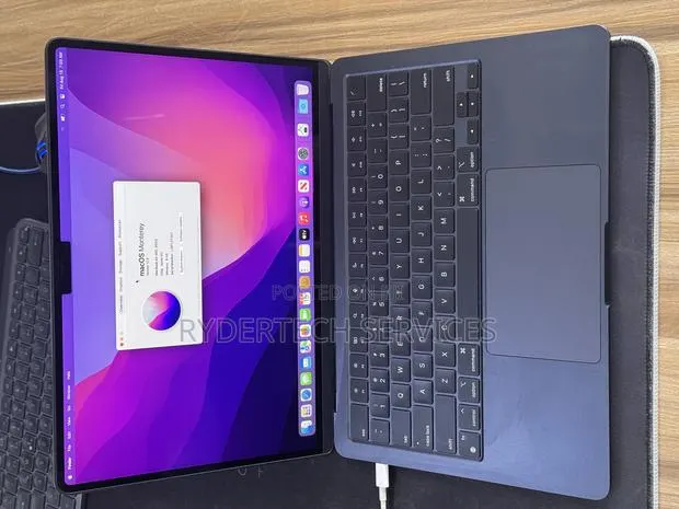 Laptop Apple MacBook Air 2022 M2 8GB Apple M2 SSD 256GB · Photo 1