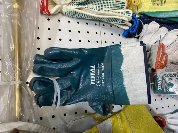 TOTAL PVC Gloves (Short) · Photo 1