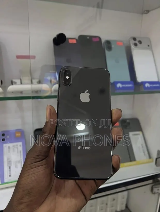 Apple iPhone X 64 GB Black · Photo 1