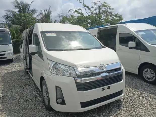 New Toyota HiAce 2022 White · Photo 1