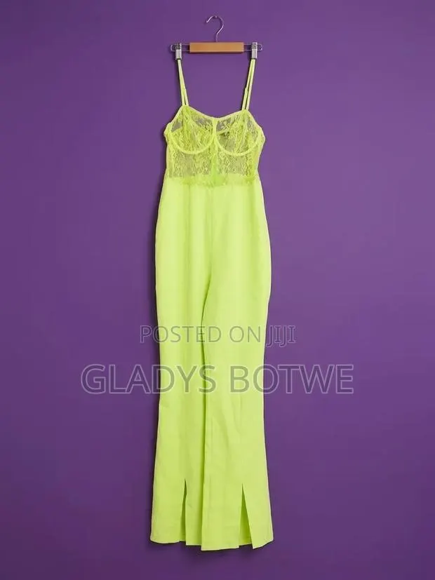 New Jumpsuit .UK.size 12 · Photo 1