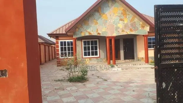 Furnished 3bdrm House in Ofankoor, Awutu Senya East Municipal for sale · Photo 1