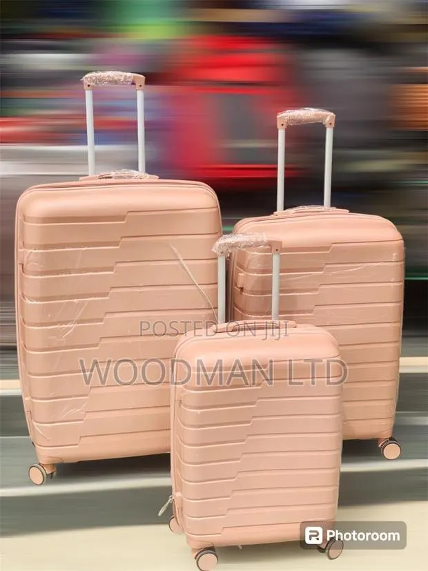 3 Set Traveling Bag/ Luggage Bags · Photo 1