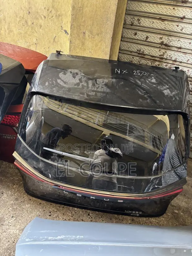 NX300 2022-2023-2024-2025 Boot / Tailgate · Photo 1