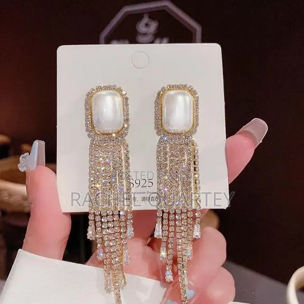 Earrings (Dangles) · Photo 1