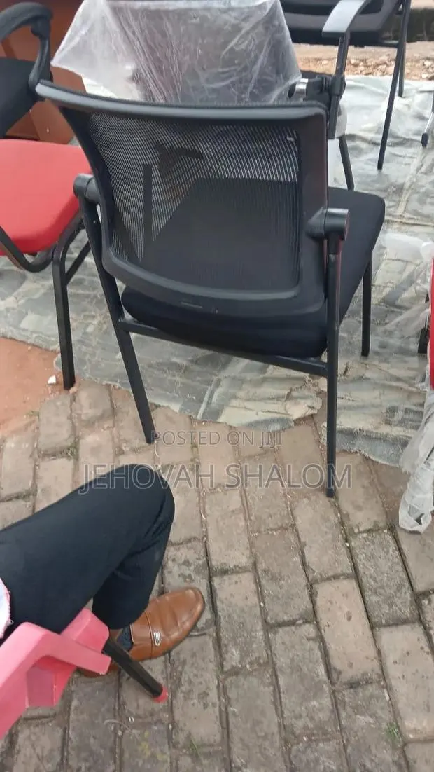 Visitor Chair Available for Sale · Photo 1