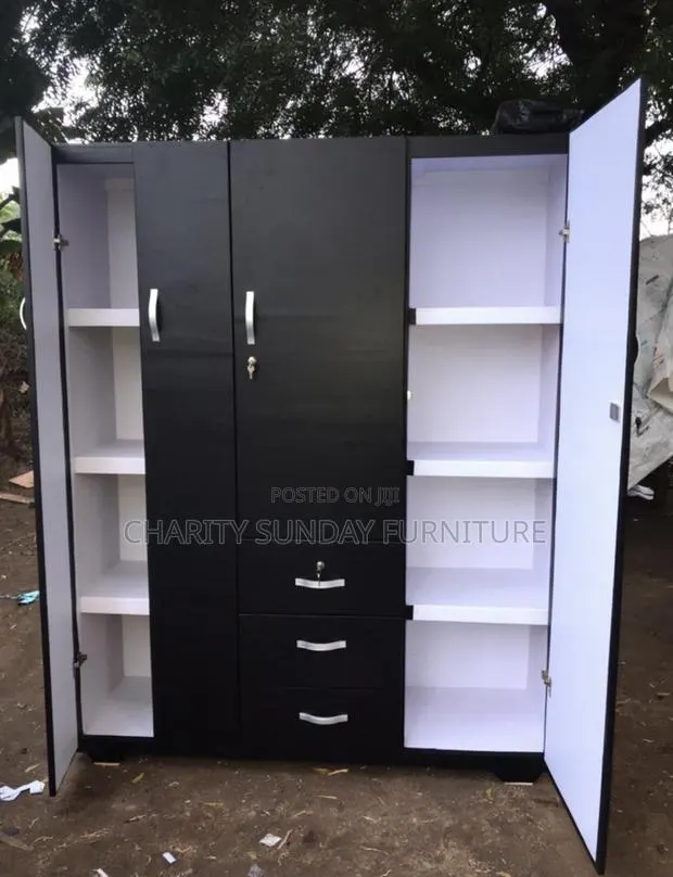 7 Feet Tall Three in One Wardrobe · Photo 1