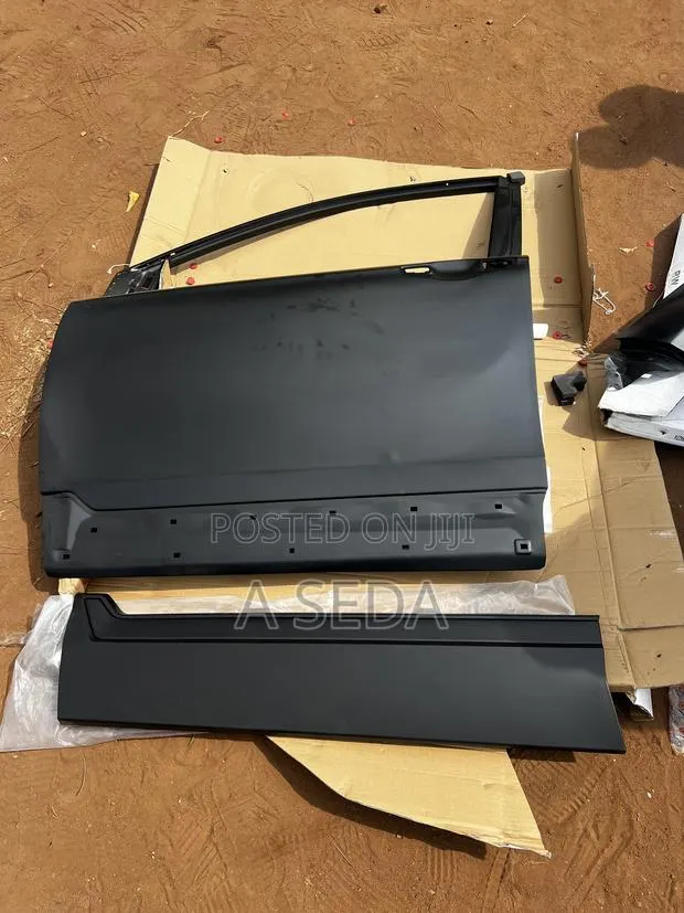 Honda CRV 2017 2018 2019 2020 2021 2022 Front Door · Photo 1
