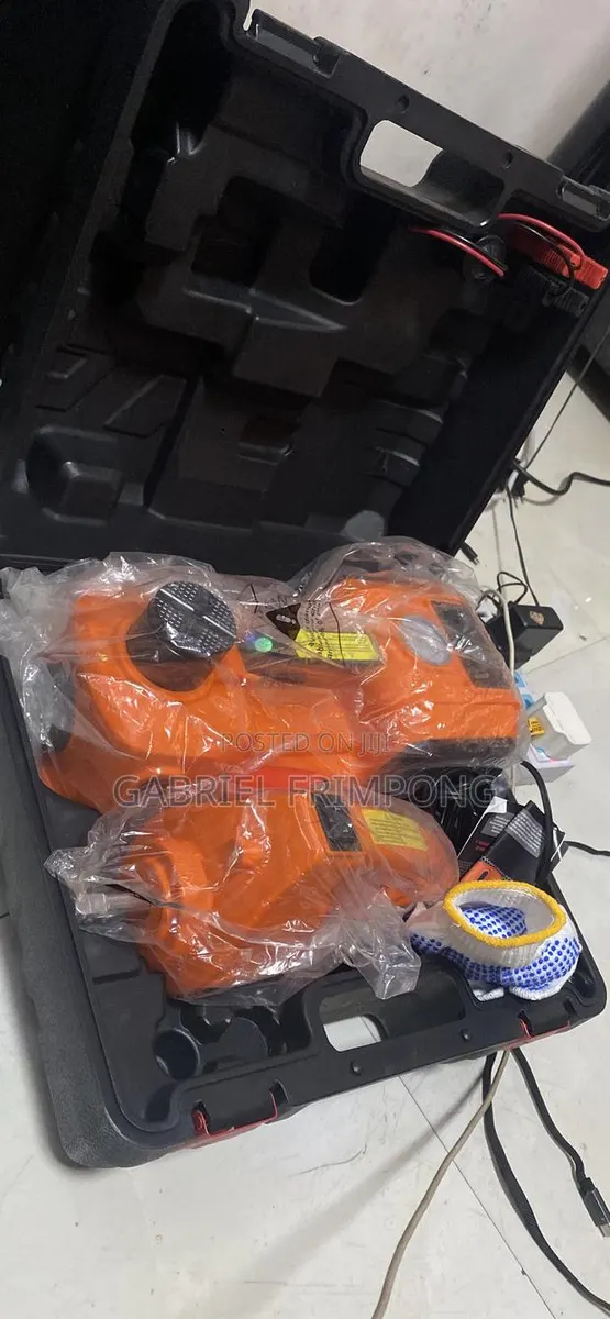Multipurpose Car Jack and Power Wrench + Tyre Inflator · Photo 1