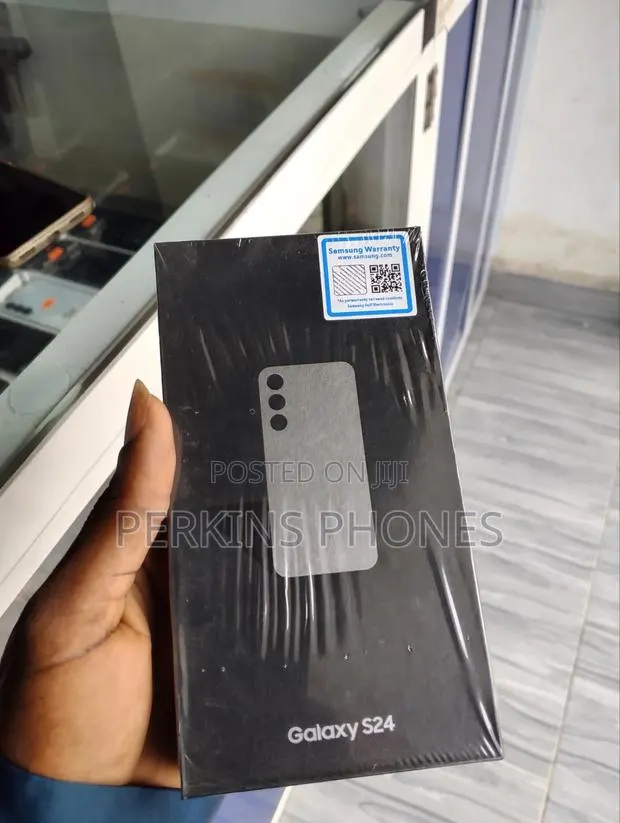 New Samsung Galaxy S24 128 GB Blue · Photo 1