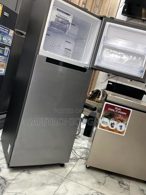 Newly Approved Samsung Rt28 236-280l Top-Mount Frost-Free Refrigerator · Photo 1