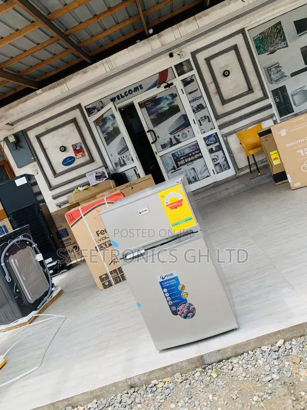 Newly Virtual Pearl Pf-235t Double-Door Table-Top Refrigerator · Photo 1