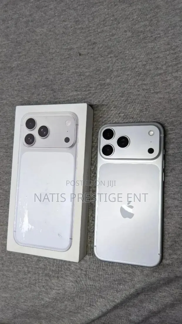 New Apple iPhone 17 Pro Max 256 GB Silver · Photo 1