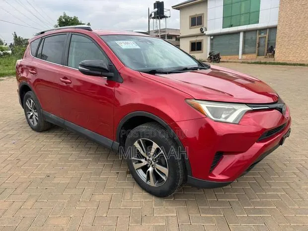 Toyota RAV4 LE AWD (2.5L 4cyl 6A) 2017 Red · Photo 1