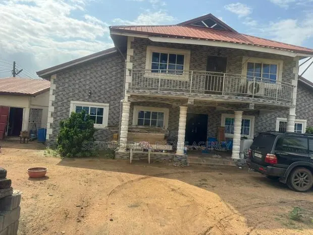 5bdrm House in Sefdard Properties, Ablekuma for sale · Photo 1