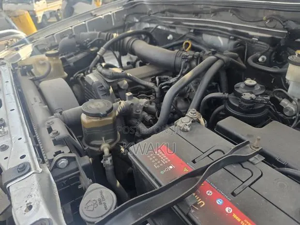 Toyota Fortuner 2012 Silver · Photo 1