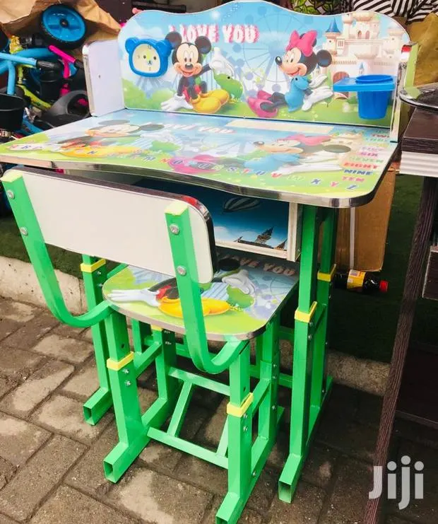 Kids Learning Table and Chairs · Photo 1
