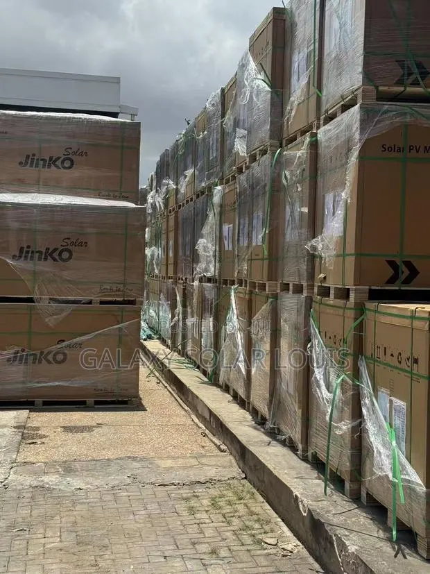 620W Jinko Solar Panel Bifacial Dual Glass Ntype · Photo 1