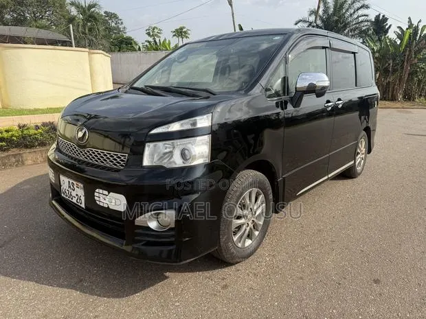 Toyota Voxy 2013 Black · Photo 1