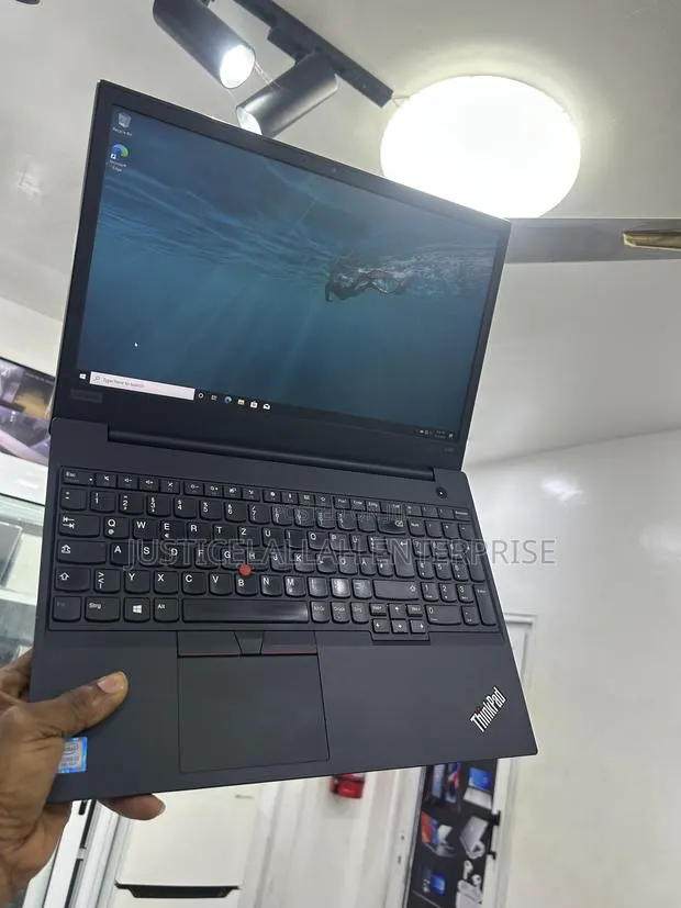 Laptop Lenovo ThinkPad E580 8GB Intel Core i5 SSD 256GB · Photo 1