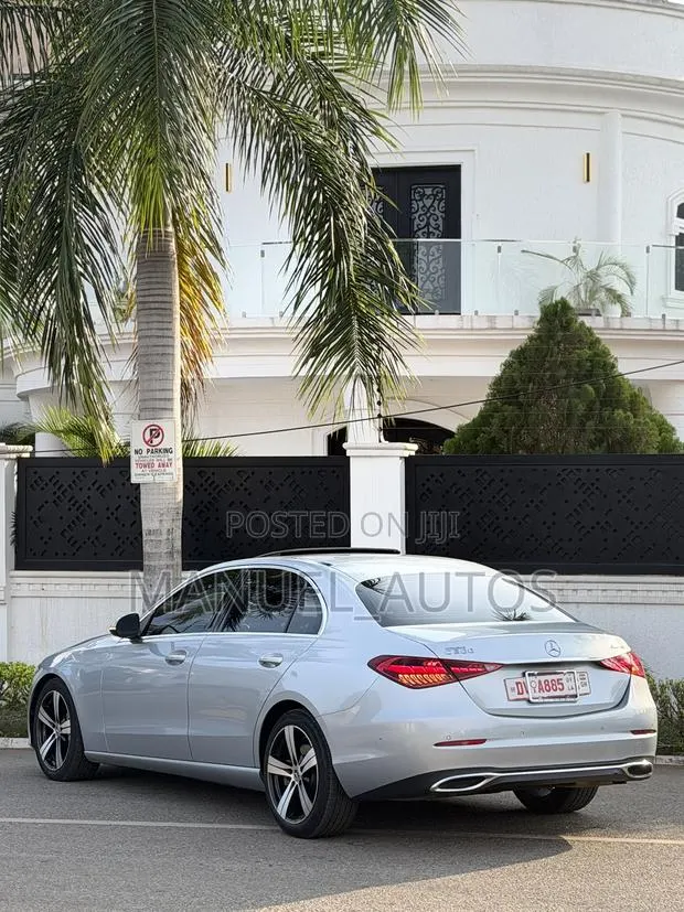 Mercedes-Benz C300 2024 Silver · Photo 1