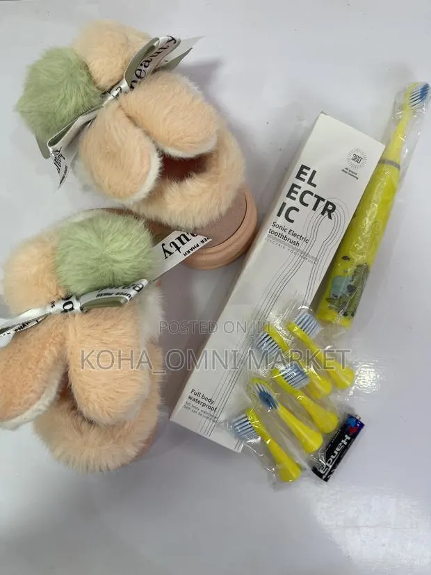 Toddlers Fluffy Shoes + Electric Brush Set · Photo 2