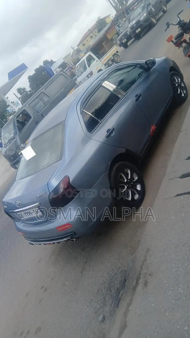 Toyota Yaris 2010 Blue · Photo 1